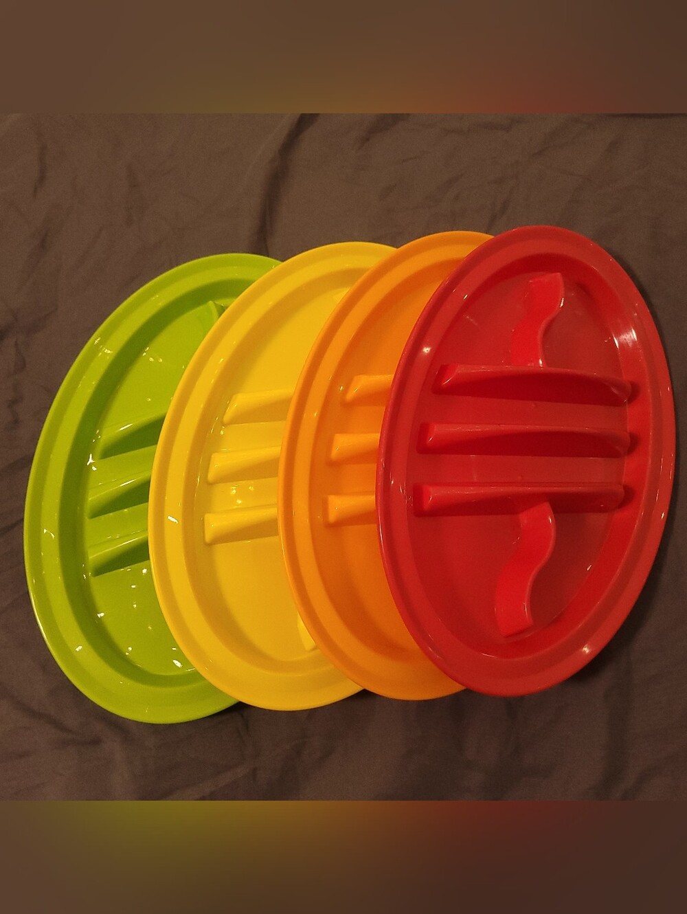 Unknown Brand | Set of Four Party Plates Red Orange Yellow and Green